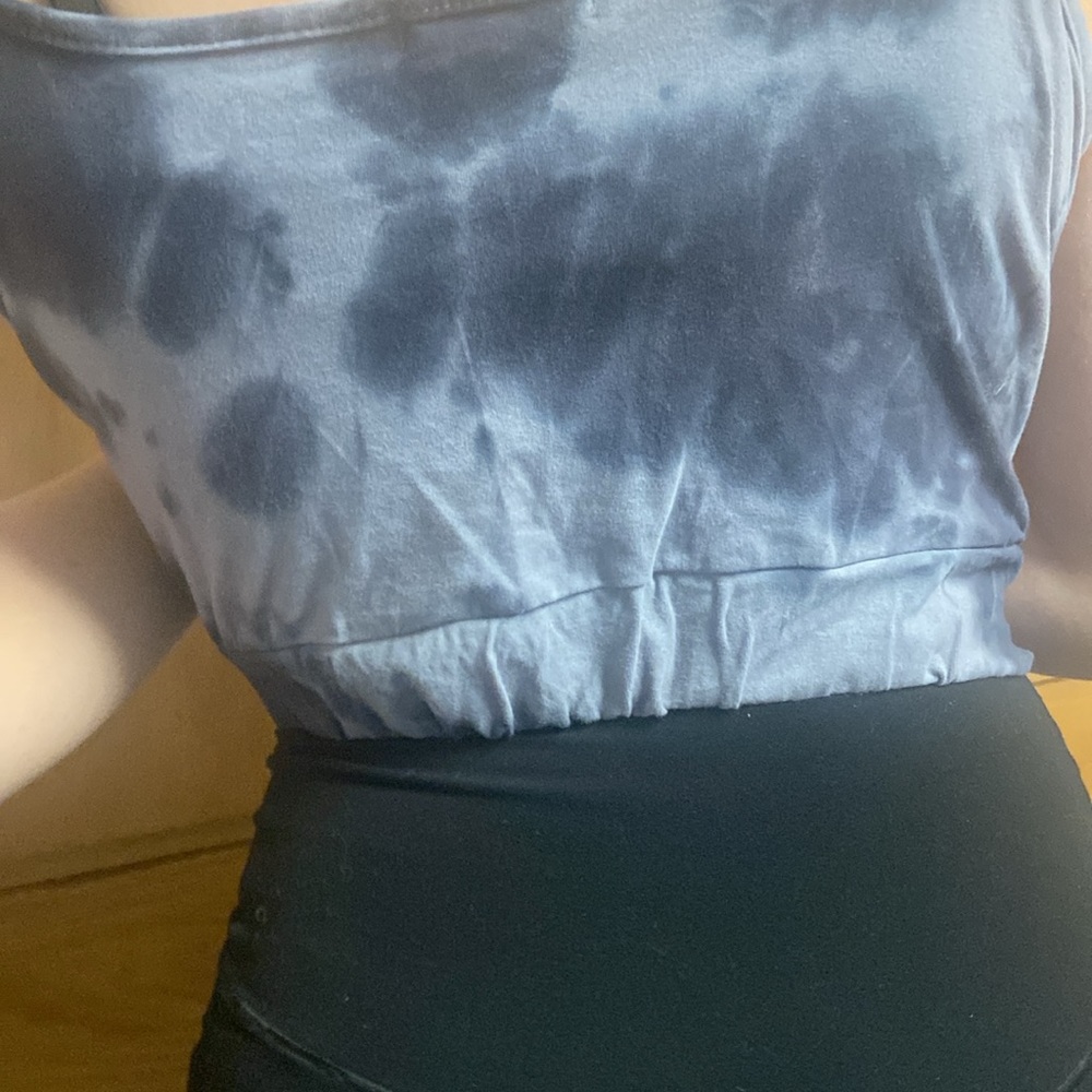 Crop top - Picture 2 of 3